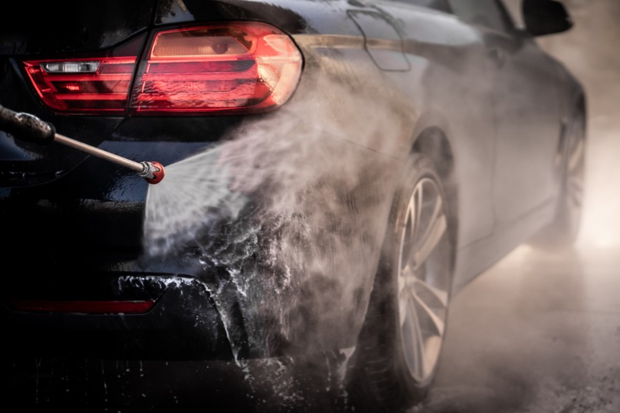 Car water spraying
