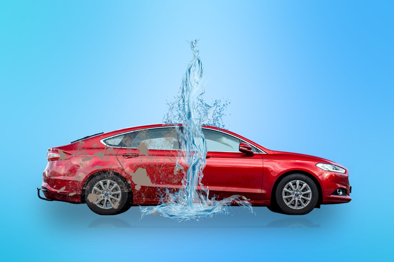 car applying wax with lancer